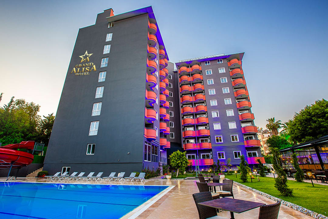 Außenansicht Grand Alisa Hotel