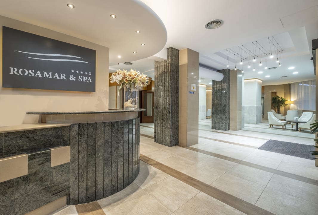 Lobby Hotel Rosamar & SPA