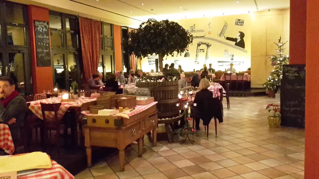 4 Cani / Pizzeria  Hotel Elbflorenz Dresden