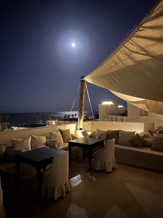 Gastro Serry Beach Resort