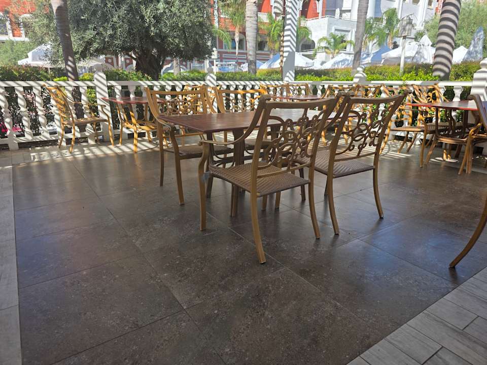 Gastro Royal Taj Mahal Hotel