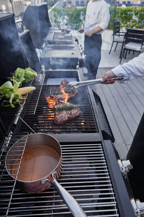 Gastro Rose Rayhaan by Rotana