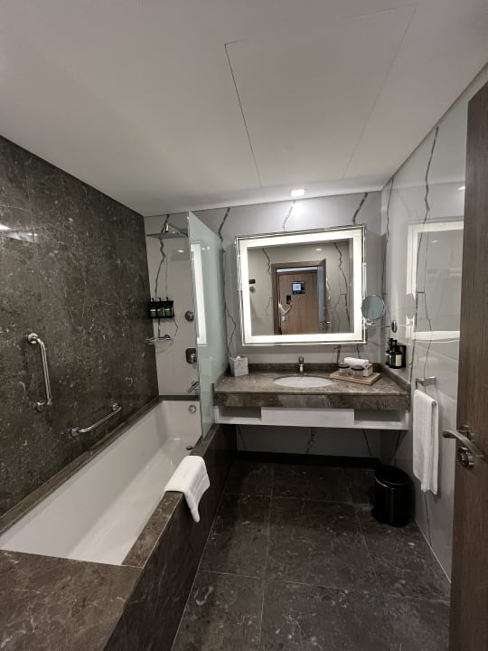 Zimmer voco Dubai The Palm by IHG