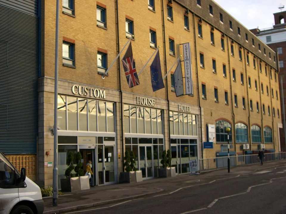 Eingang zum Hotel ibis Styles London Excel