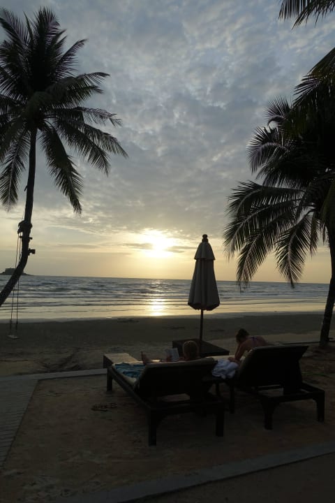 Sonnenuntergang am Strand Hotel The Dewa Koh Chang