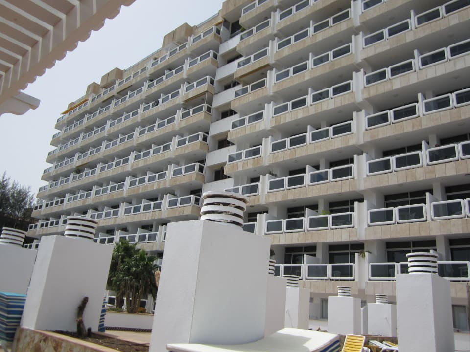 Blick von der Sonnenterrasse zum Hotel Hotel Europalace