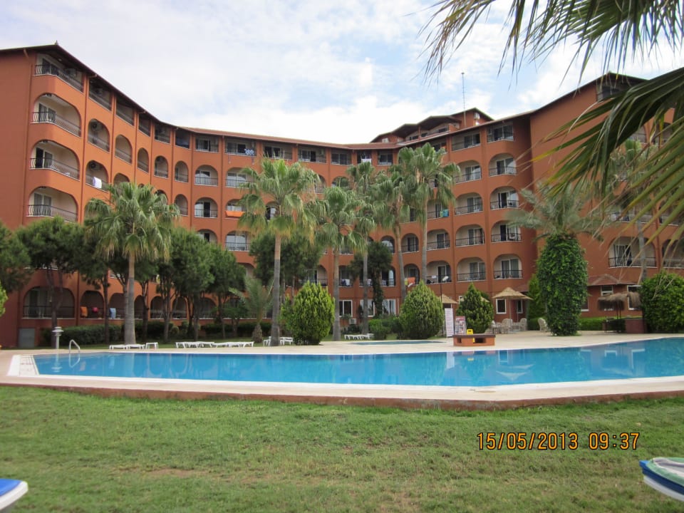 Главный корпус Club Turtas Beach Hotel