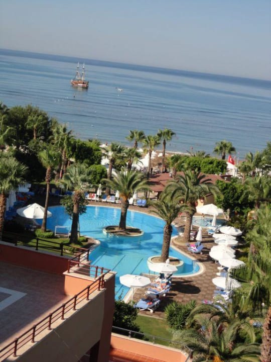 Výhled na bazén Hotel Grand Side