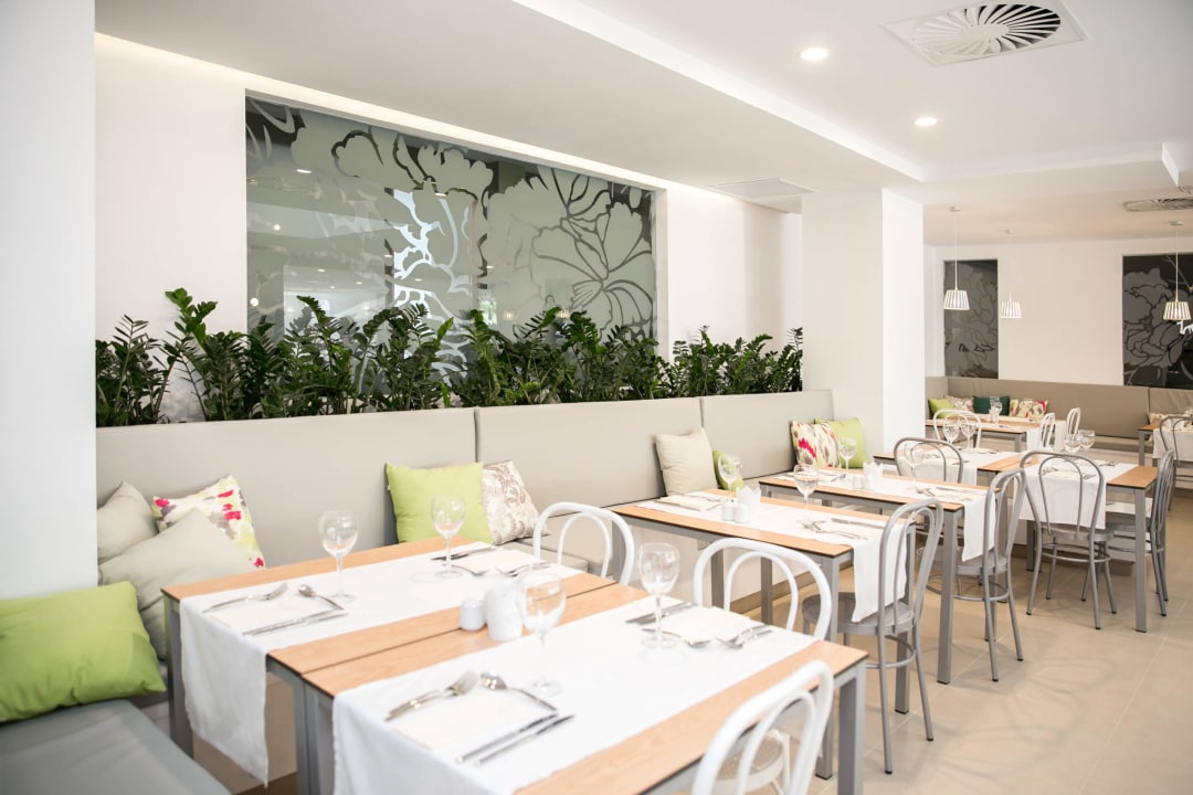 Buffet Hotel LIVVO Anamar Suites