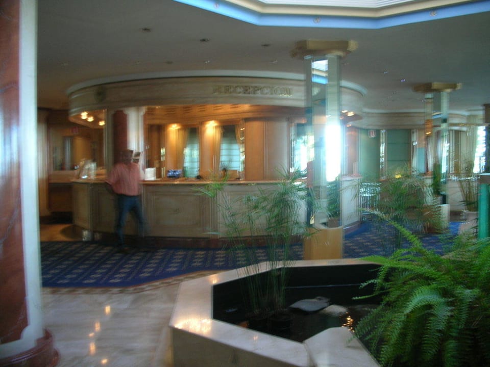 Lobby mit Schildkrötenbecken Corallium Dunamar by Lopesan Hotels