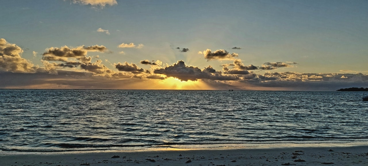 Strand Sunrise Attitude - Adults Only