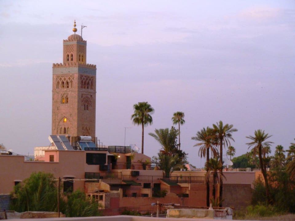 Ausblick auf die nahe Koutubia Moschee Hotel Riad Viva