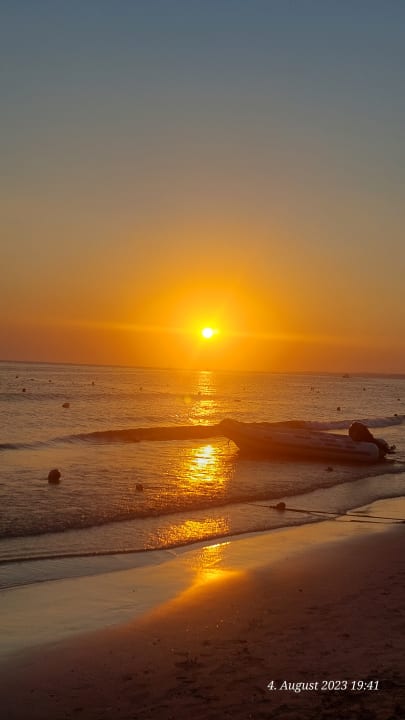 Strand Side Star Beach