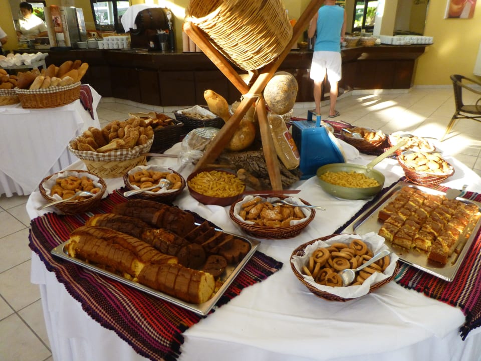 Frühstücksbuffet in Taverne Esperides Beach Resort