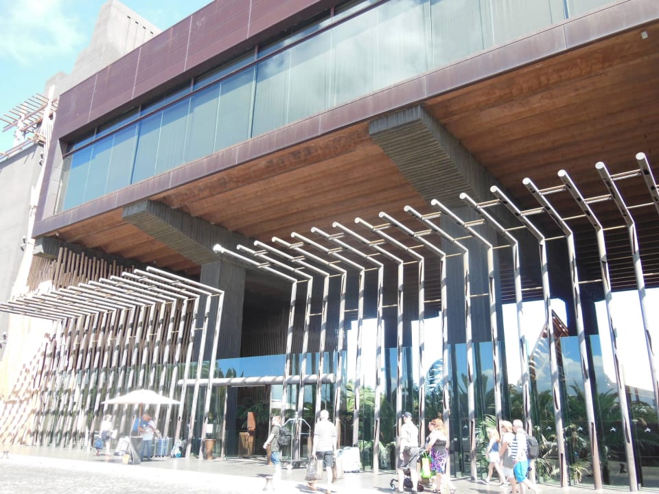 Eingang Lopesan Baobab Resort