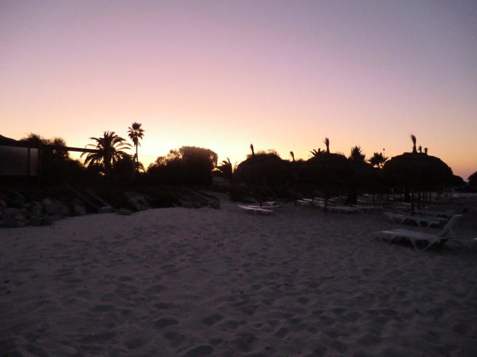 Strand bei Sonnenuntergang El Mouradi Club Kantaoui