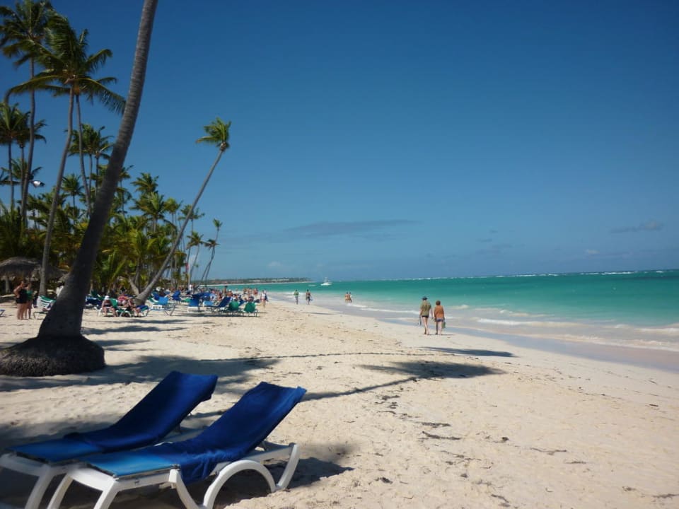 Strand links Hotel Grand Palladium Palace Resort, Spa & Casino