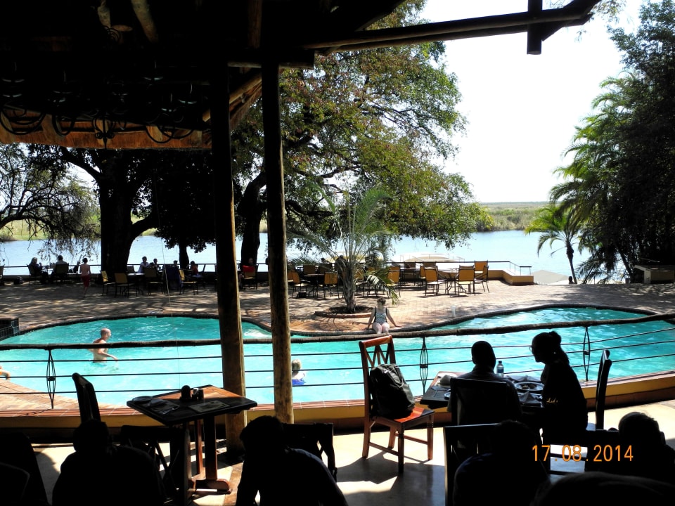 Direkt am Chobe Chobe Bush Lodge