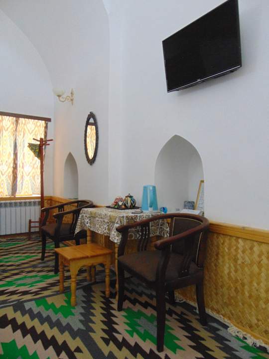 Zimmer Madrasah Polvon-Qori Boutique