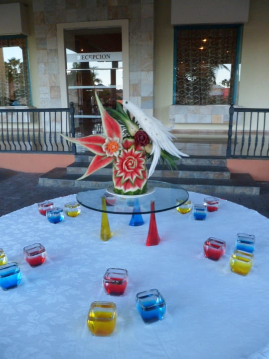 Tischschmuck für das Buffet. Ocean Blue & Sand