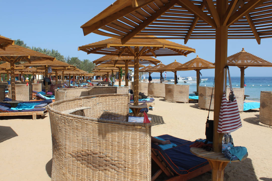 Pláž hotelu Sunrise Royal Makadi SUNRISE Royal Makadi Resort