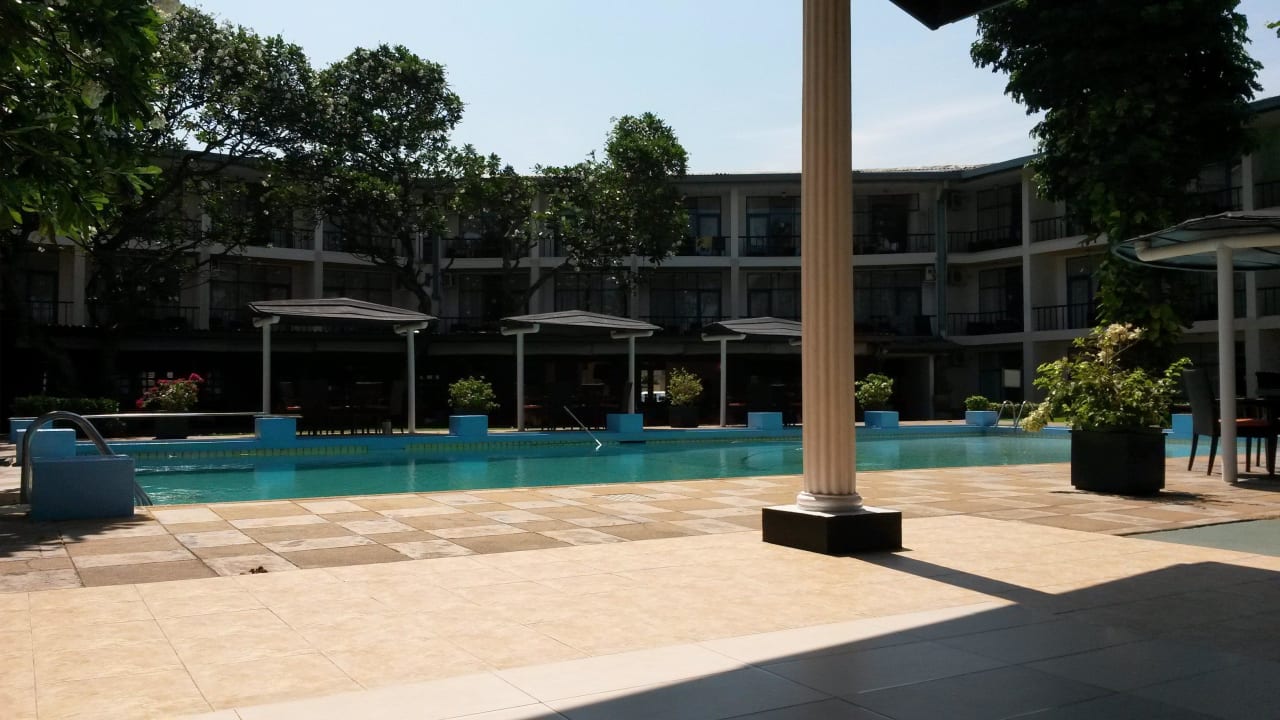 Zimmer am Pool Hotel Camelot Beach