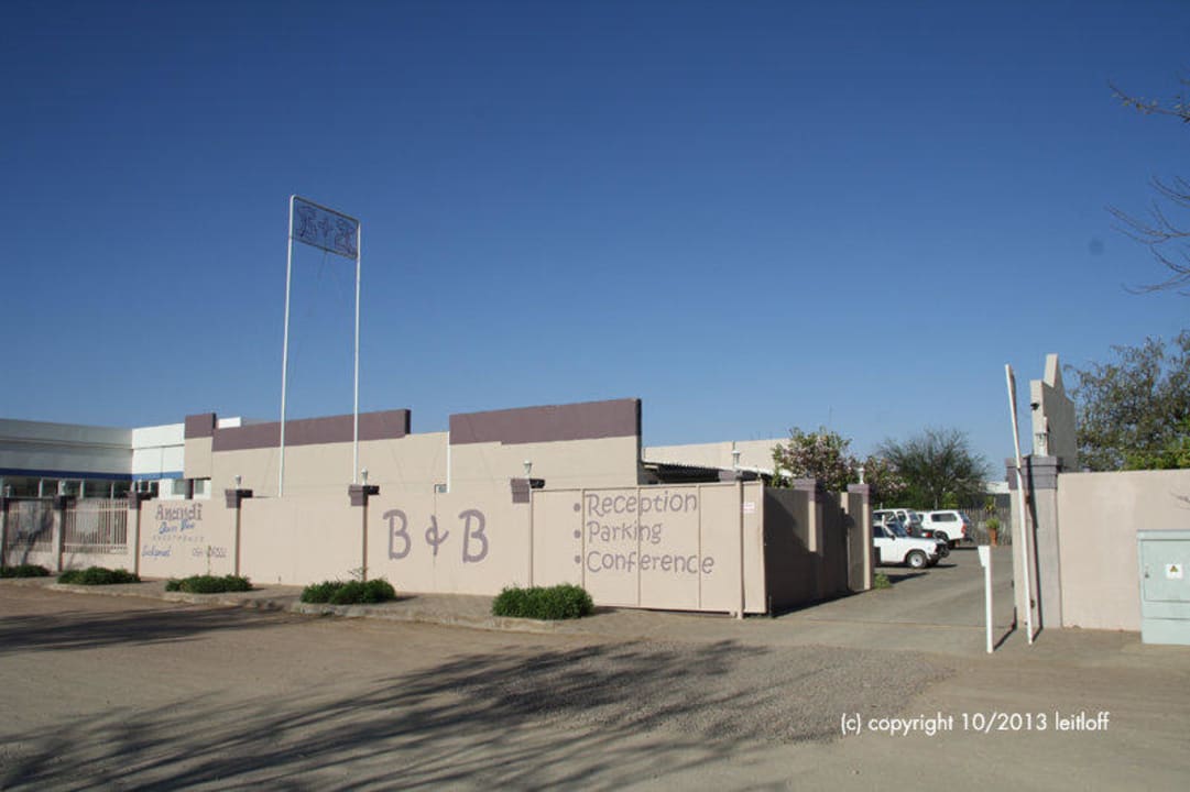 Guesthouse von der Straße aus Guesthouse Anandi