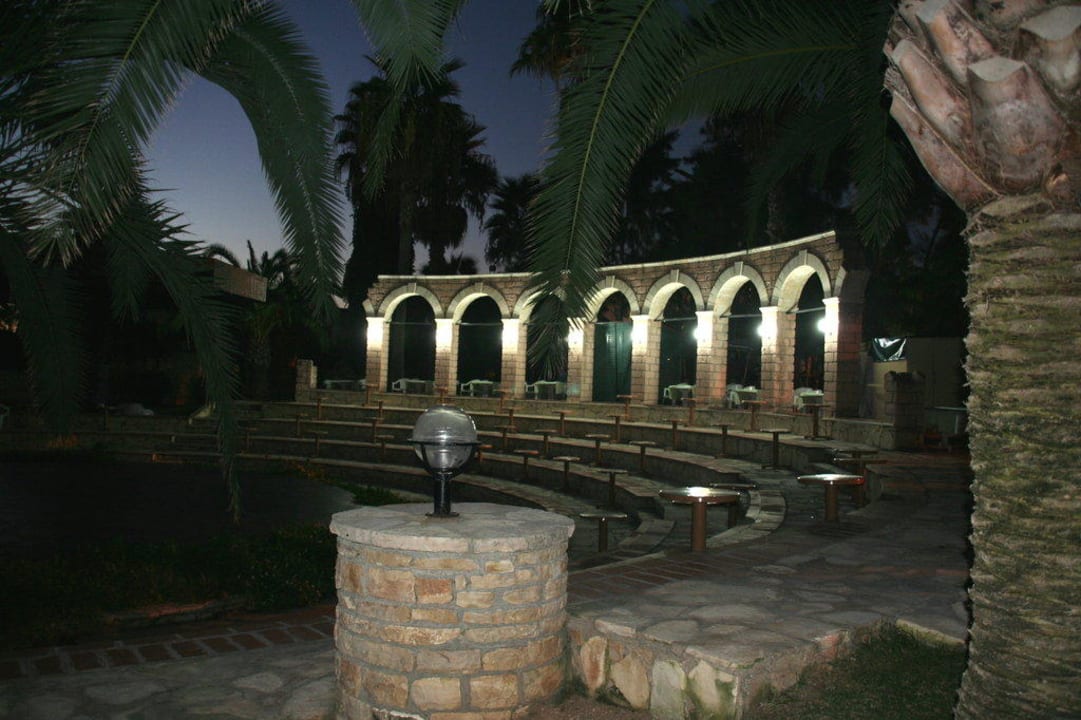 Amphitheater Hotel Meryan