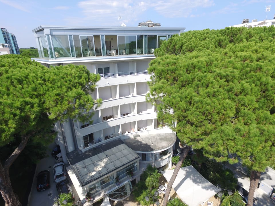 Außenansicht Hotel Luxor