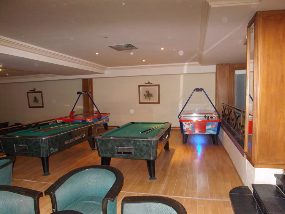 Air Hockey und Billard  Calimera One Resort Jockey