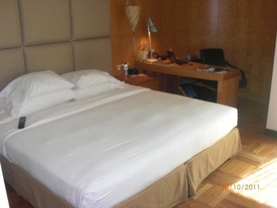 Bett Sheraton Hotel & Resort Abu Dhabi