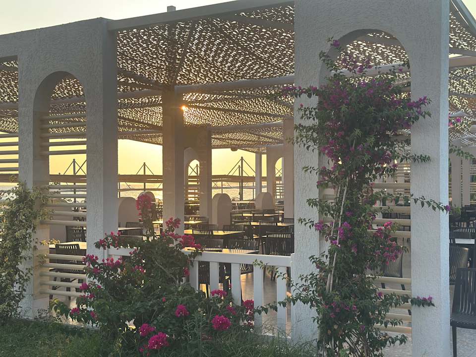 Strand Side Mare Resort & Spa