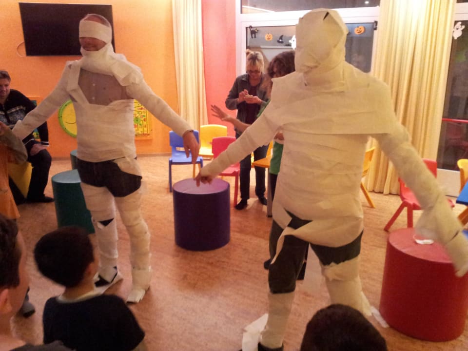 Night Entertainment Family Hotel Adriana