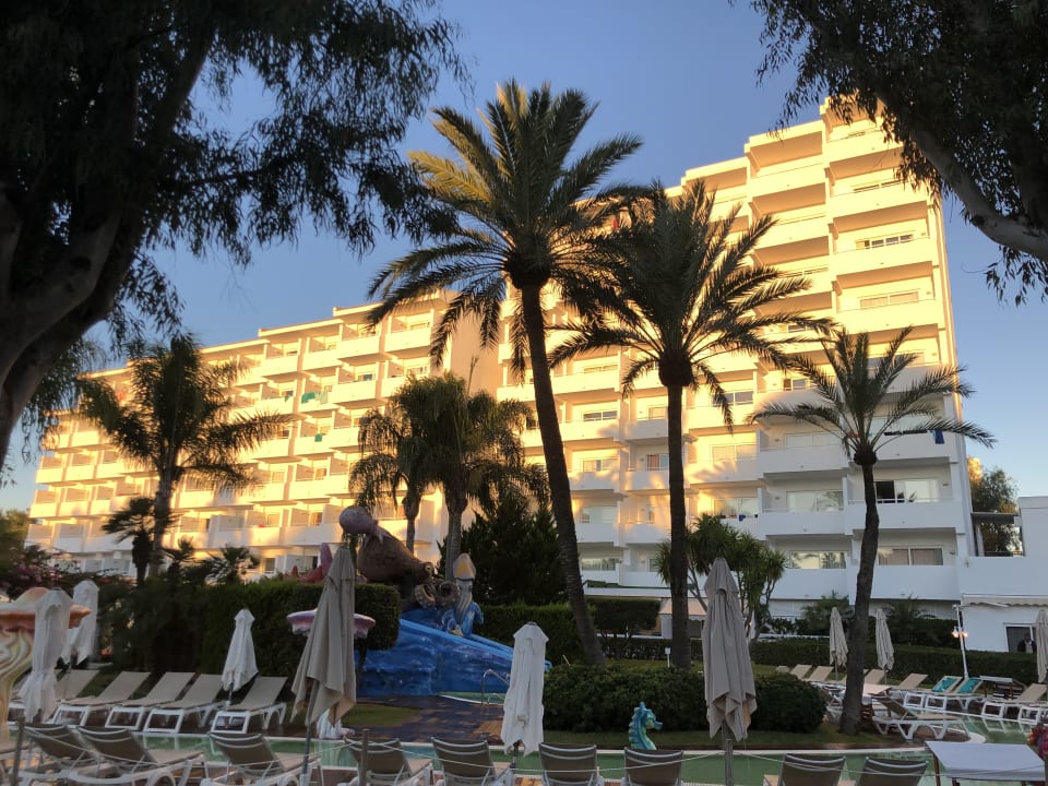 Außenansicht Iberostar Waves Ciudad Blanca