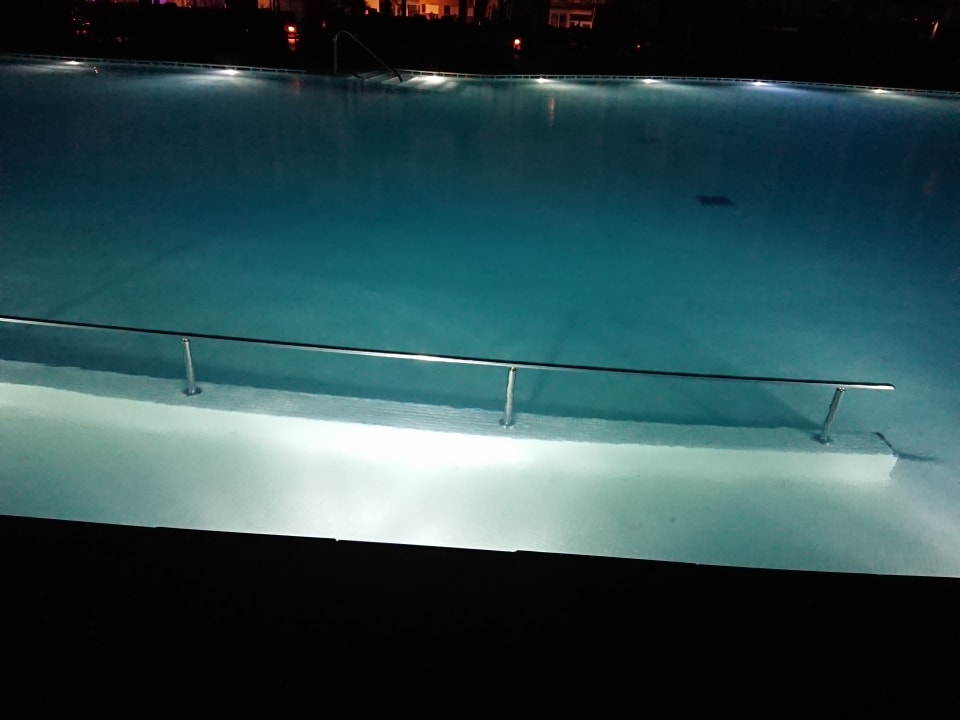 Pool db Seabank Resort + Spa