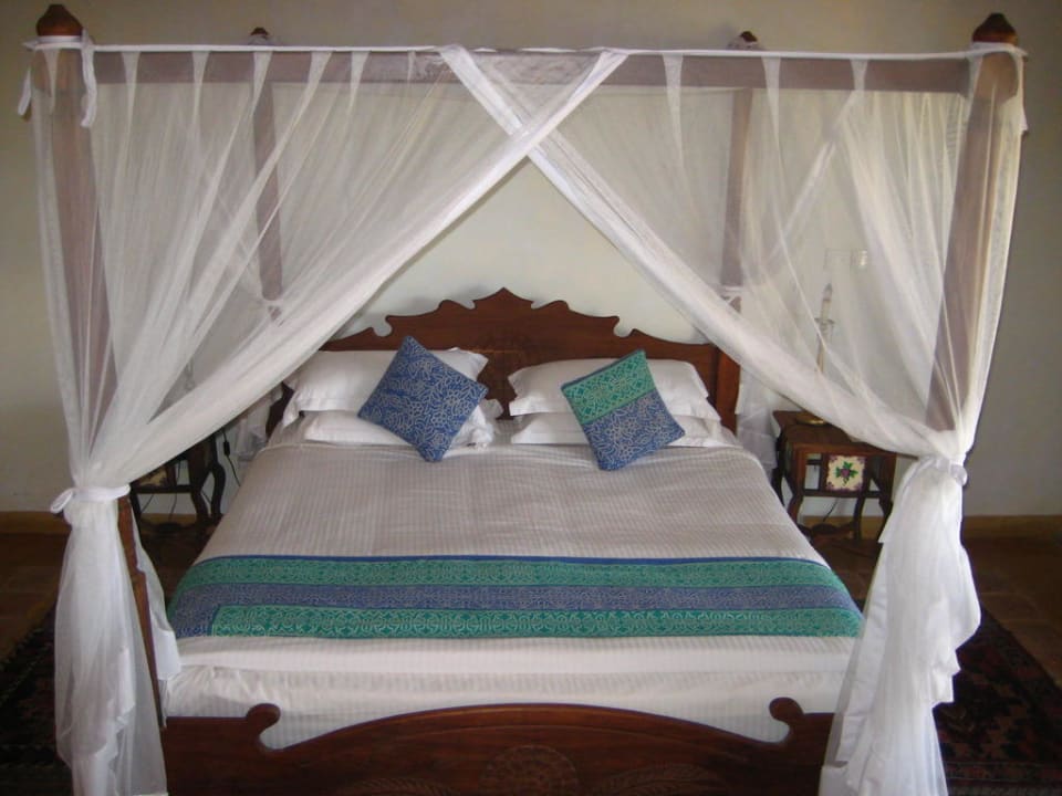 Bett Neptune Pwani Beach Resort & Spa