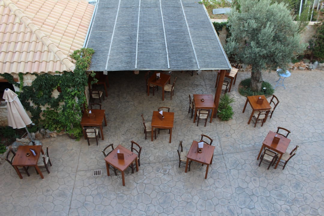 Vom Zimmer auf die Kafenio Bar  Cactus Royal