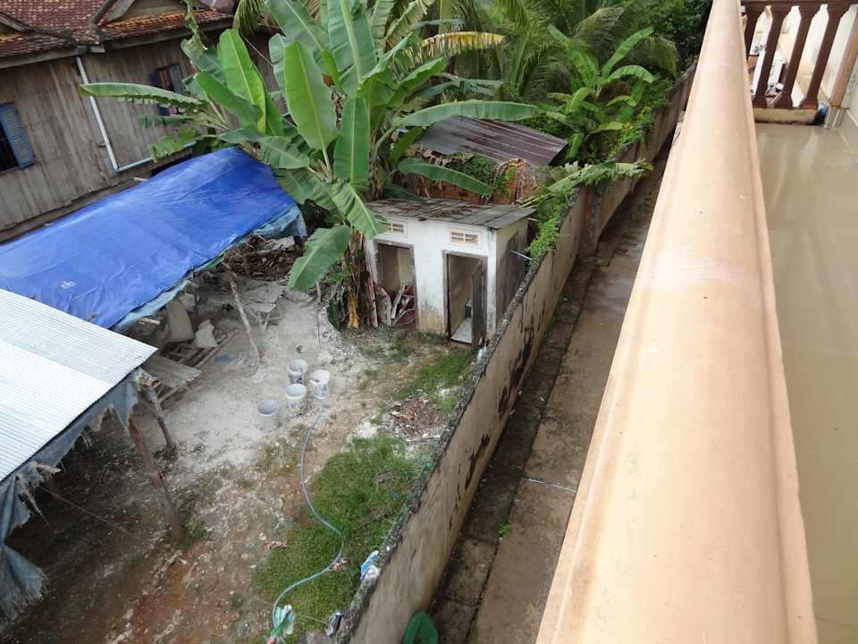 Nachbar rechts Hotel Kampong Thom Village