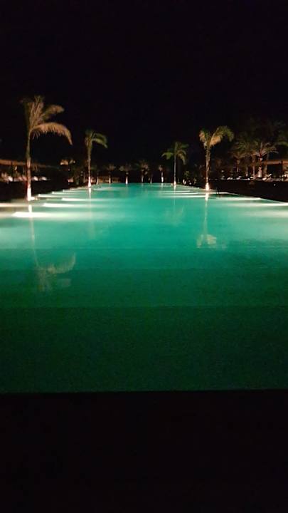 Pool Serry Beach Resort
