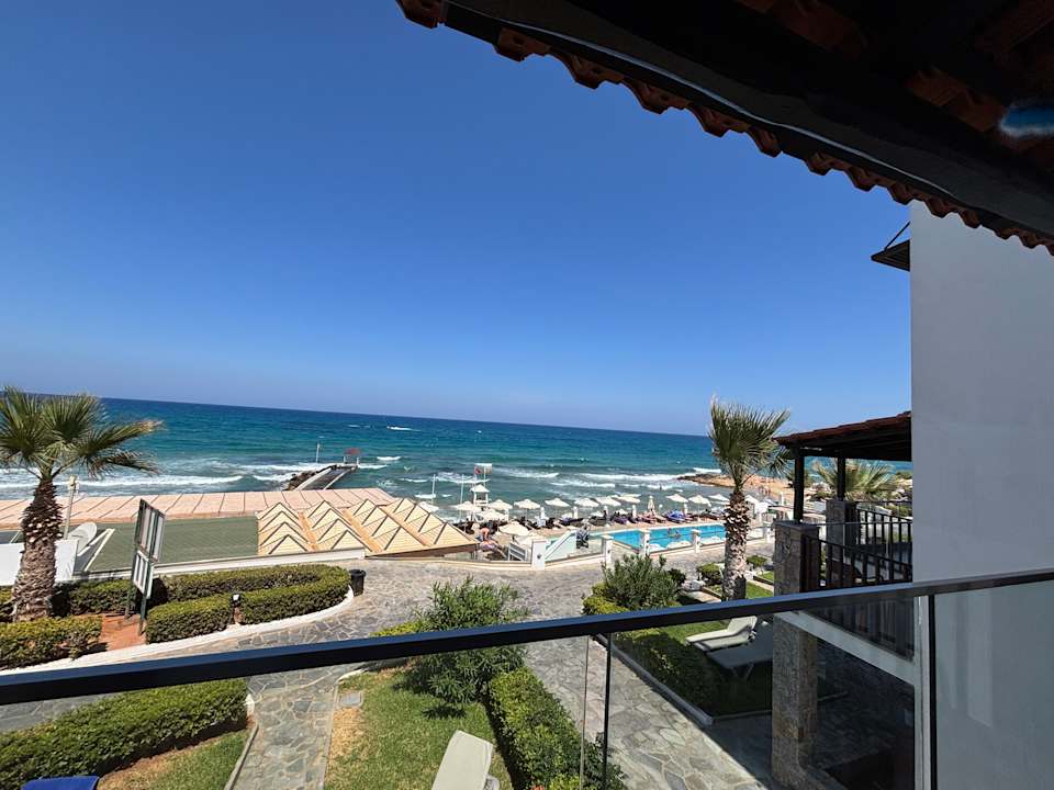 Ausblick Alexander Beach Hotel & Village Resort