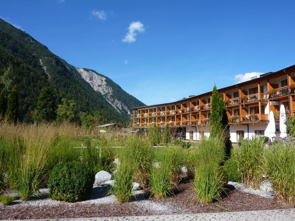 Außenansicht Zimmer Bergseite aja Fürstenhaus am Achensee