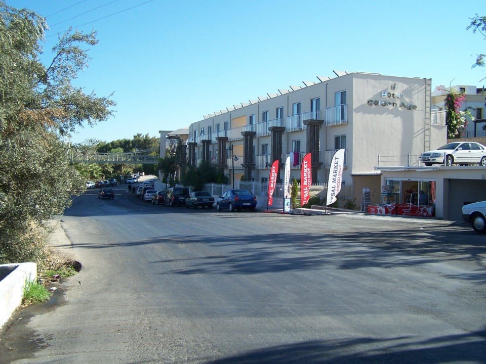 Neubau Strassenseite Golden Age