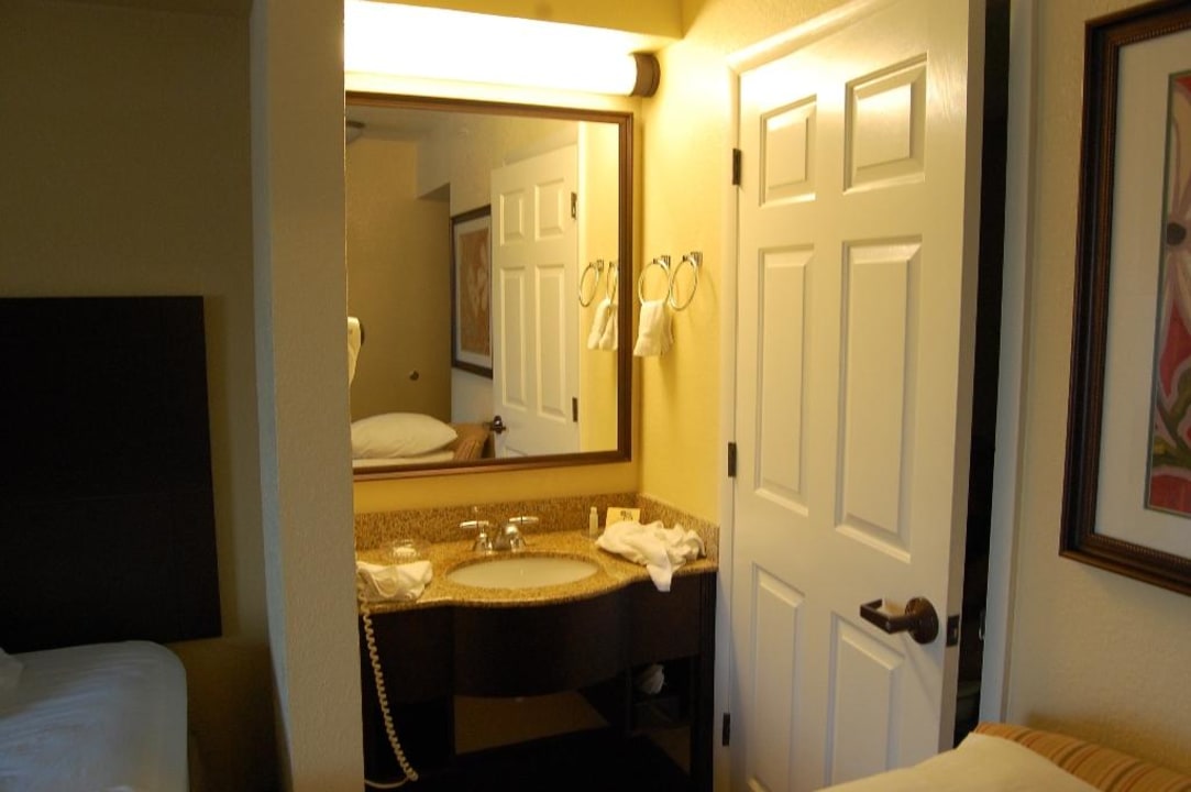 Waschtisch vor dem Bad Best Western Plus Hotel Orlando Convention Center