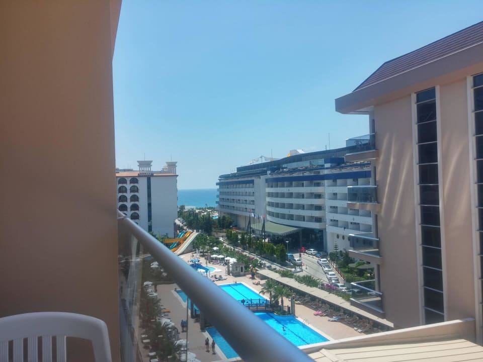 Blick vom Balkon links Dizalya Palm Garden