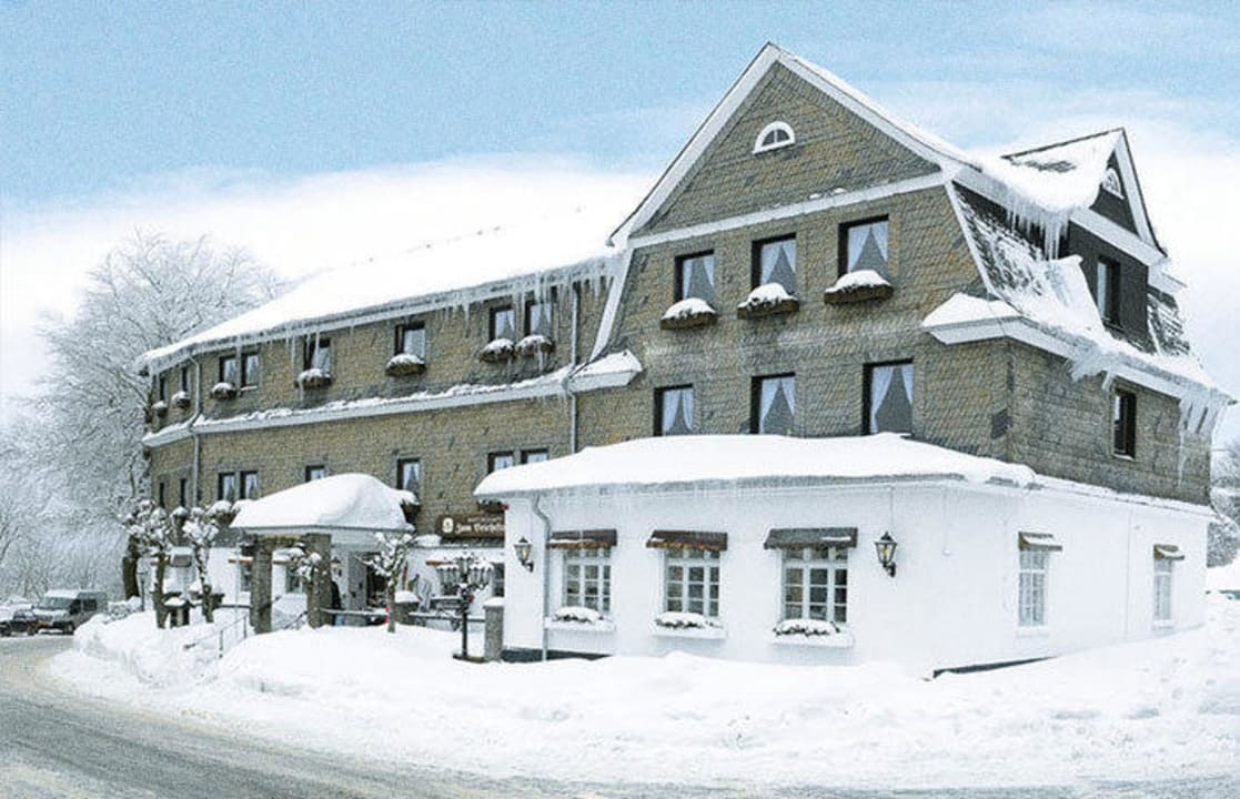 Hotel im Winter 20 m bis zur Piste!! Hotel Altastenberg