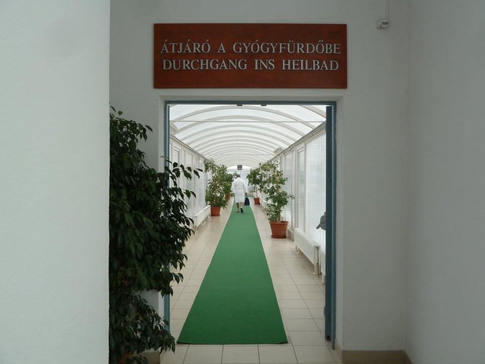 Bademantelgang zum Thermal Bad Hunguest Bük