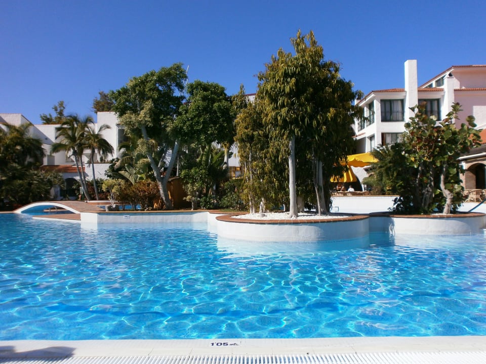 Großer Pool Park Club Europe