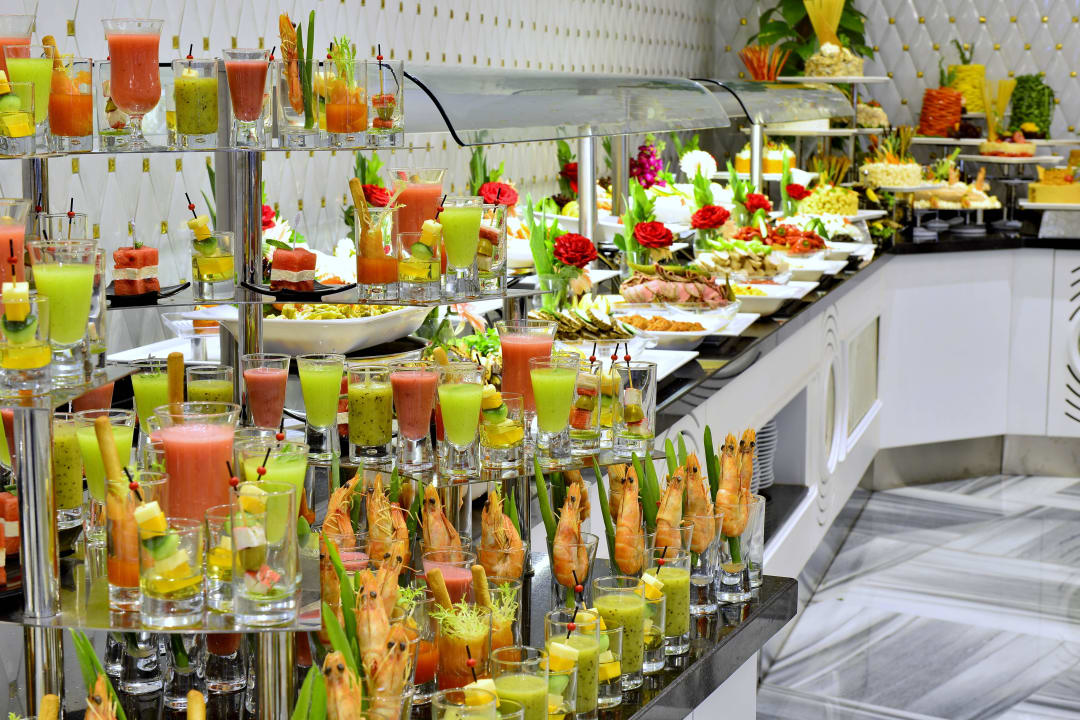 Main restaurant Azura Deluxe Resort & Spa Hotel