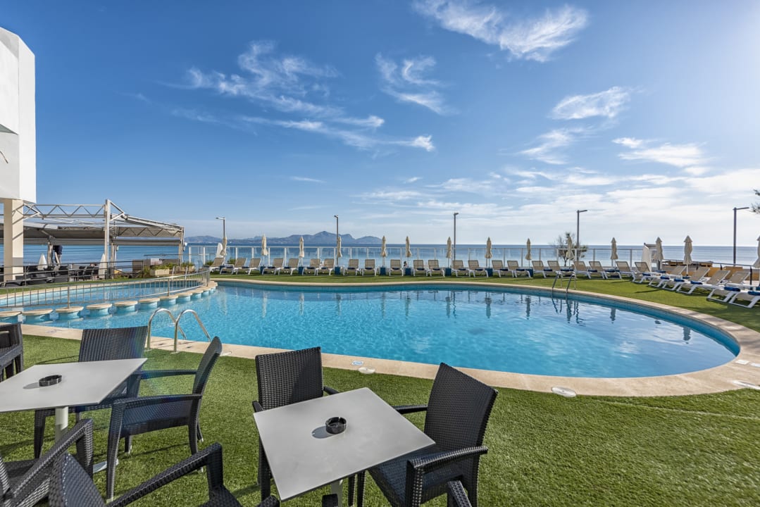 Pool THB Gran Bahía