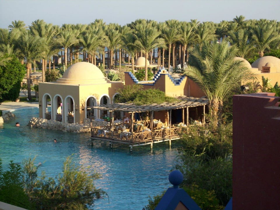 Pool und karibisches Restaurant Grand Makadi